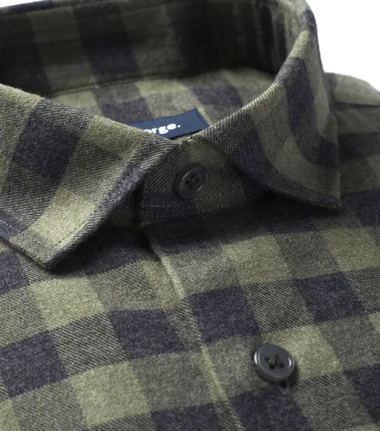 Chemise en flanelle à carreaux vert militaire